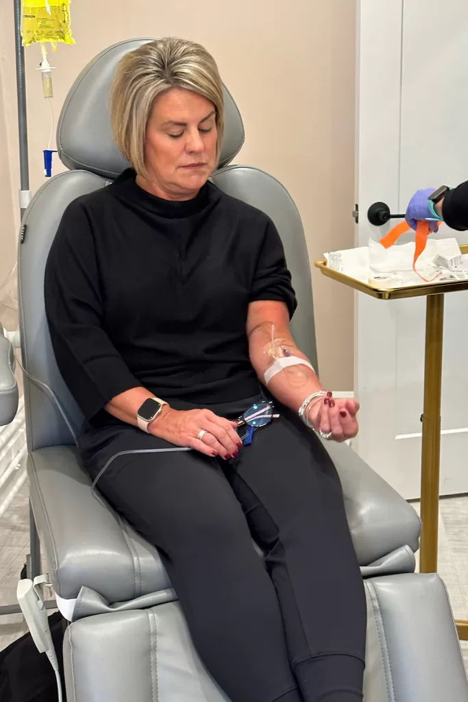 Patient receiving IV Vitamin Therapy in Rockford, MI